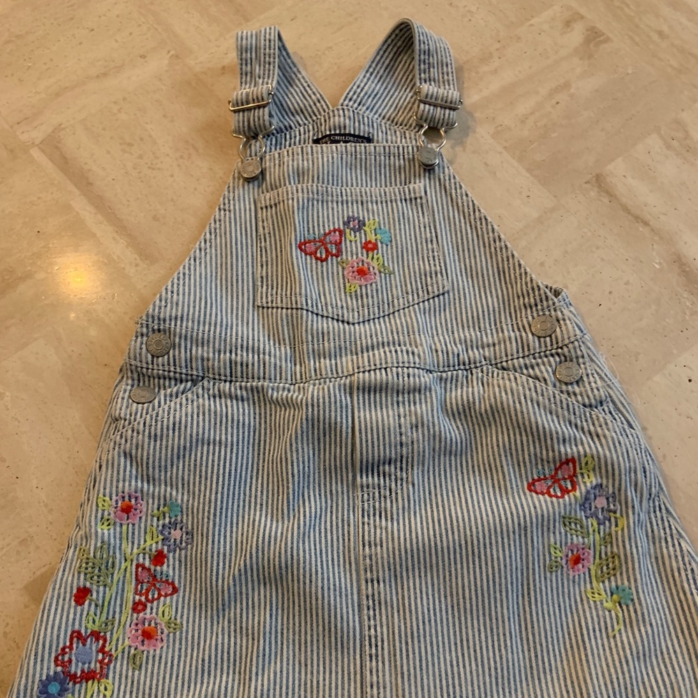 Cute girl’s overall dress. Size 3T